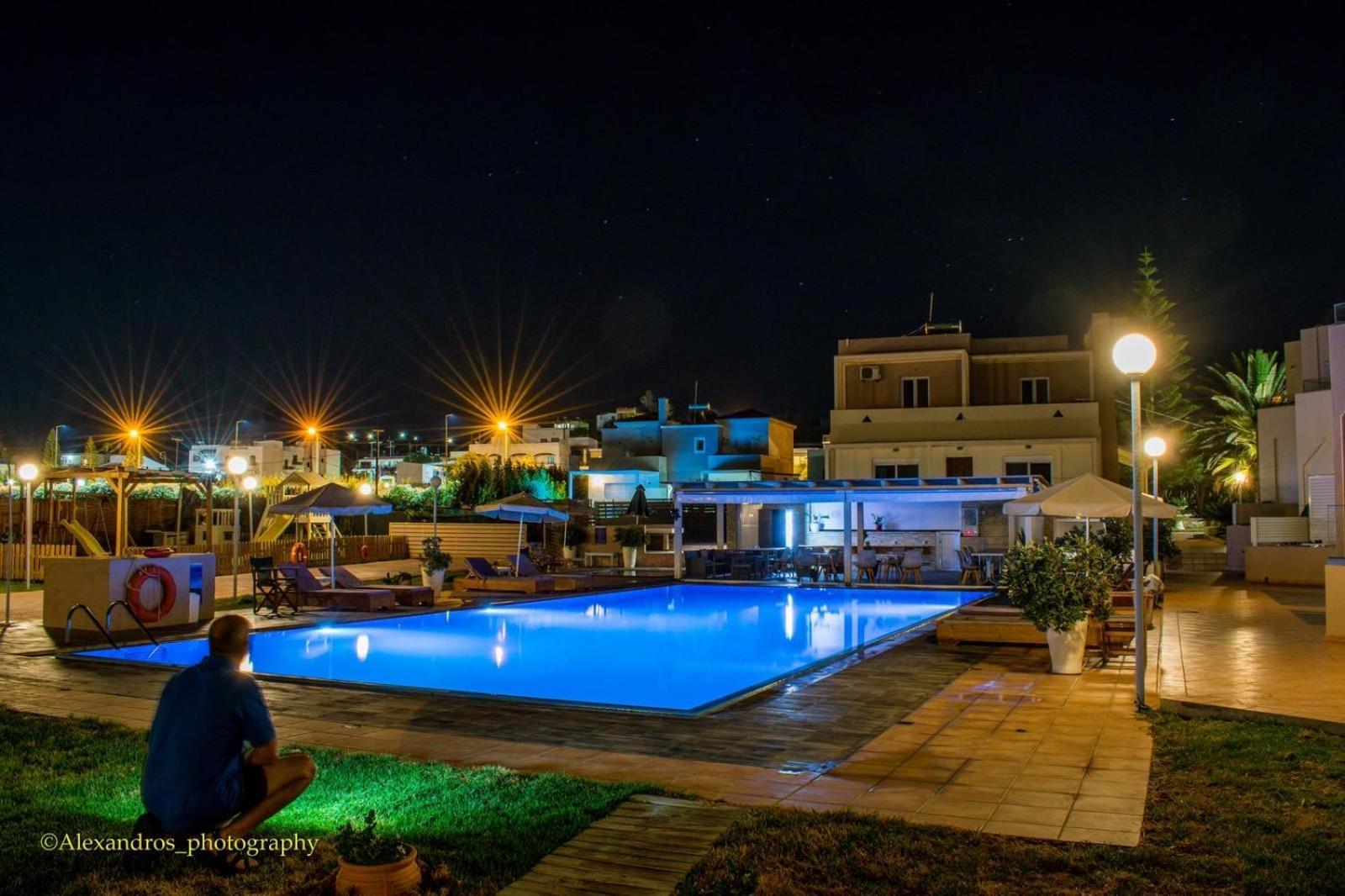 Nautica Hotel Apartments Stavromenos  Exterior photo
