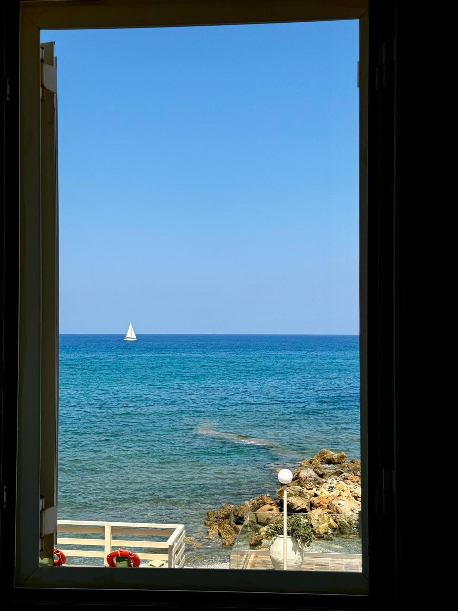 Nautica Hotel Apartments Stavromenos  Exterior photo